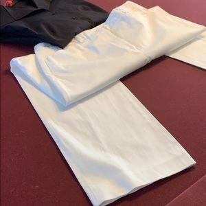 White Peter Nygard slacks. Sz 10